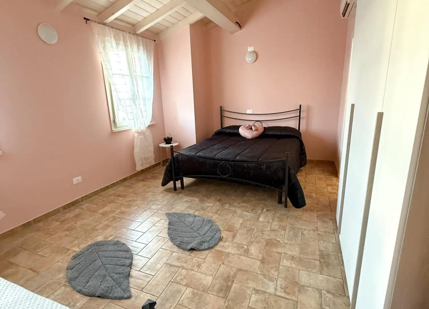 Mantra Rooms Spianate شقة